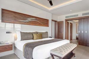 Diamond Club Luxury Presidential One Bedroom Ocean View Suite
